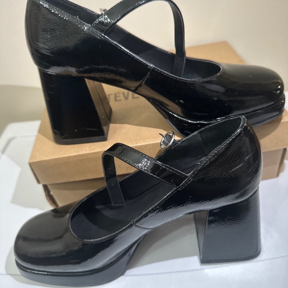 Shoes - Picture 6 of 6